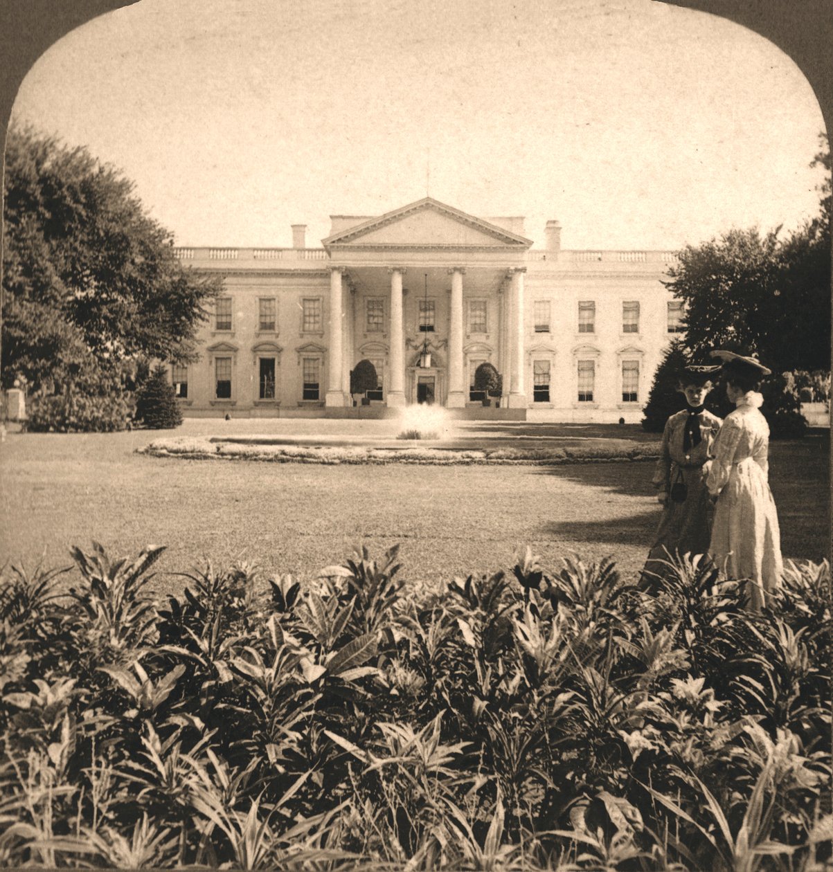 ホワイトハウス、ワシントンDC、1908年。 作： Works and Sun Sculpture Studios