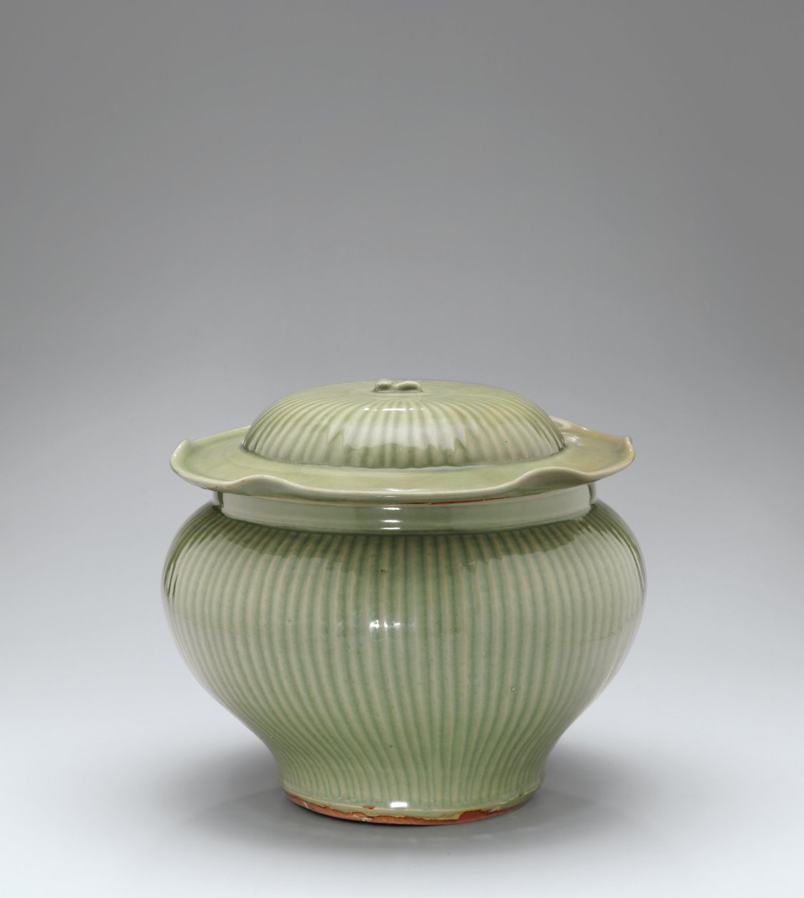 Longquan Celadon Ribbed Jar＆Cover 作： 元王朝中国語学校