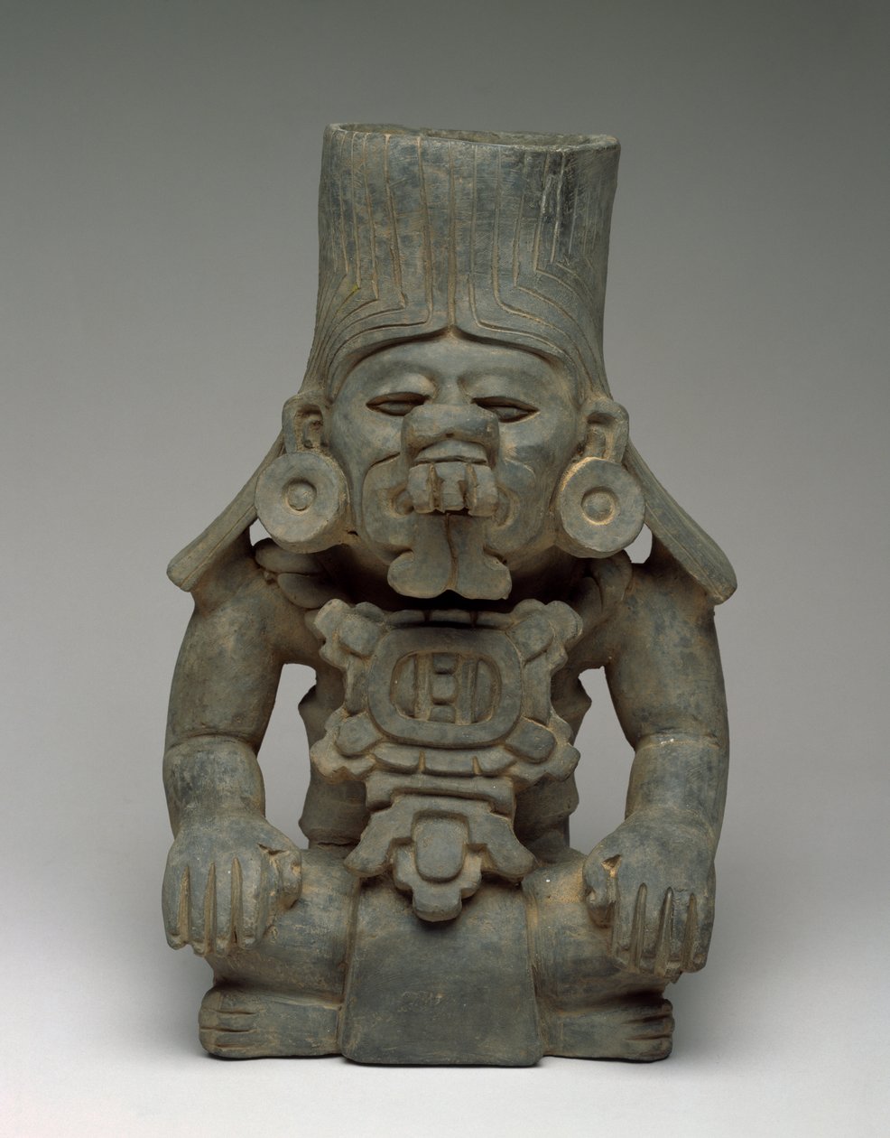着席の神と葬儀の壺、200 BC-AD 200（陶器） 作： ザポテック