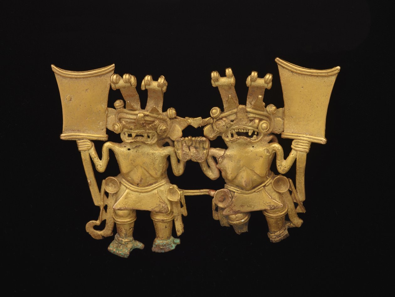2体のペンダント、c.700-1520（金-銅合金トゥンバガ） 作： 文化ディキス
