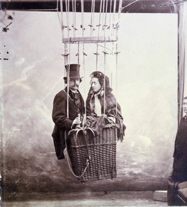 写真家でエアロスタットパイロットのFelix Tournachon dit Nadar (1820-1910)とその妻が気球に乗ってポーズをとっている写真 作： Nadar