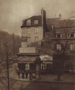 パレ大通りから見た同コーナー（モノクロ写真 作： (after) French Photographer