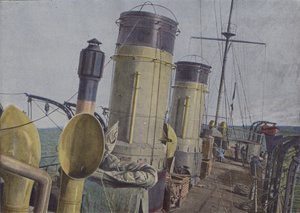 戦艦内でのローリング（カラー写真 作： (after) French Photographer