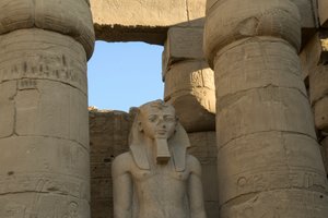 ルクソール神殿、ルクソールにある古代エジプト建築 作： Albert Mansour