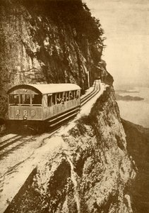 「アルトリギ鉄道で」、1930年。 作： A.G Werthi