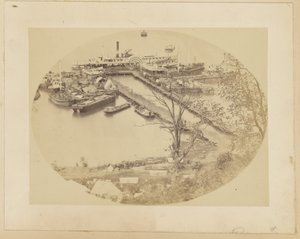 [1864年5月16日］［USMRR建設部隊、ベル平野下埠頭］。 作： A.J. Russell