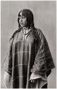 ベドウィンの妻、イラク、1925年。 作： A. Kerim