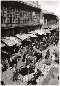 1925年、イラクのバスラ、アシャーのシェイクガザル市場。 作： A. Kerim
