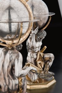 ヘラクレスとアトラスに支えられた2つの優れた地球儀と天球儀、アウグスブルク 作： Abraham Drentwett