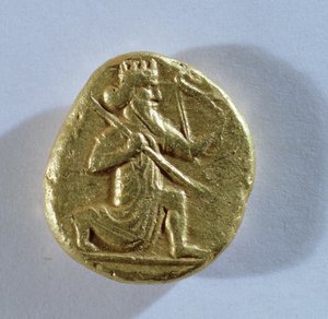 ダライアスをロイヤルアーチャーとして描いたダリック（金色）（表側） 作： Achaemenid
