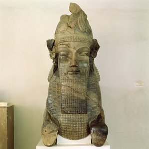 トリプロン、ペルセポリス、イラン、紀元前500〜480年の人が率いる首都 作： Achaemenid