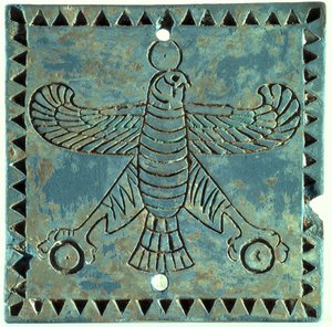 鷲を描いたタイル、紀元前500〜480年（釉薬をかけたセラミック） 作： Achaemenid