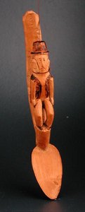 スプーンの軸に座るヨーロッパ人男性の図 南東アフリカ 19世紀後半 (木製)