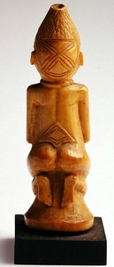 ひざまずいた女性、コンゴ（象牙）（225802、225803も参照） 作： African