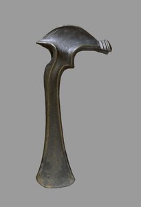 ハンガリーで発見された斧（ブロンズ 作： Age Bronze