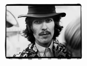 ジョージ・ハリスン - クラブ・デラレトゥーザ、キングス・ロード、ロンドン - 1968年5月23日（写真） 作： アラン・メッサー