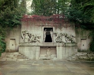 死者の記念碑 作： Albert Bartholomé
