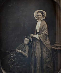 無題 ボンネットとショールを着た女性、座っている息子、c。 1850年 クリエイター：アルバート・サンズ・サウスワース、ジョサイア・ジョンソン・ホーズ。 作： Albert Sands Southworth, Josiah Johnson Hawes