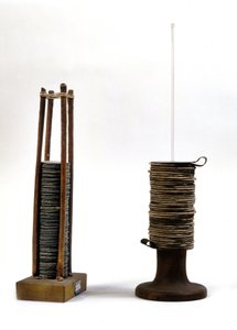 アレッサンドロ（アレキサンダー）・ボルタの杭。ミラノの科学技術博物館。 作： Alessandro Volta