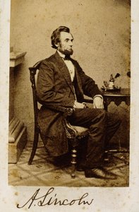 1861年のエイブラハムリンカーンの署名入りカルテデビジット写真 作： Alexander Gardner