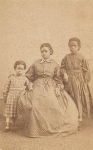 若い女性と 2 人の子供のカルテ・ド・ビジット、1864 年 - 1866 年。
