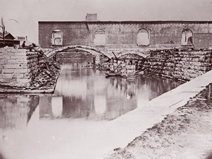 1865 年、リッチモンドのカナル ベイスン近くの廃墟。 作： Alexander Gardner