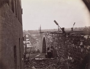リッチモンド & ピーターズバーグ鉄道橋の遺跡、バージニア州リッチモンド、カリフォルニア州。 1865年。 作： Alexander Gardner