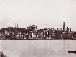 運河北岸の遺跡、リッチモンド、1865 年。 作： Alexander Gardner