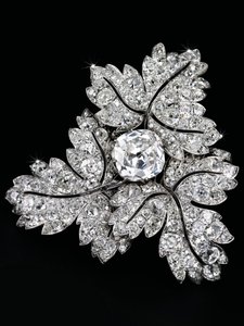 Feuilles de Groseillier」ブローチ、1855年頃（ダイヤモンド、シルバー、ゴールド