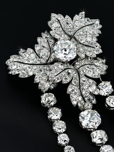Feuilles de Groseillier」ブローチ、1855年頃（ダイヤモンド、シルバー、ゴールド 作： Alfred Bapst