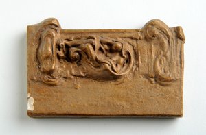 着席フィギュア付きパネル用マケット（漆喰塗装）