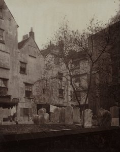 St. Bartholomews: クロス フェアに向かう教会の庭 作： Alfred H. Bool