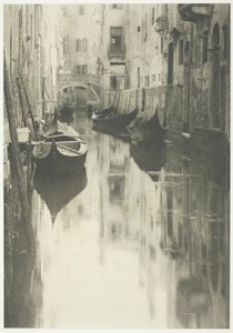 ヴェネツィアの運河 作： Alfred Stieglitz