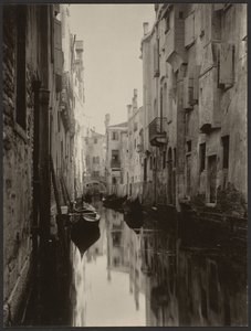ヴェネツィアの運河 作： Alfred Stieglitz