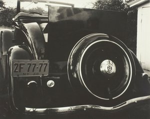 車 2F-77-77、1935 年。 作： Alfred Stieglitz
