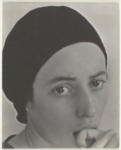 ドロシー・ノーマン 作： Alfred Stieglitz