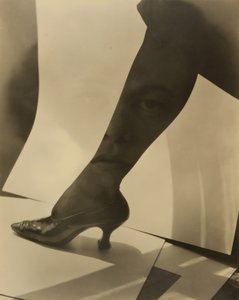 ドロシー・トゥルー、1919年。 作： Alfred Stieglitz