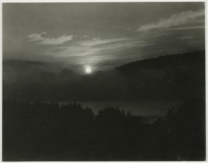 同等、1925年。 作： Alfred Stieglitz