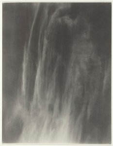同等、1925年。 作： Alfred Stieglitz