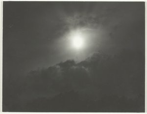 同等、c。 1929年。 作： Alfred Stieglitz