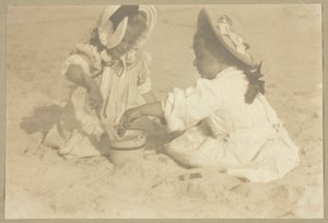 フィオラ・フラナリー、キティ・スティーグリッツ、1902年。 作： Alfred Stieglitz