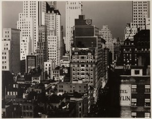 北のアメリカの場所にある私の窓から 作： Alfred Stieglitz