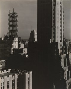 北シェルトンの窓から 作： Alfred Stieglitz