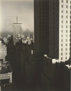 シェルトン、ウェスト、1931年の私の窓から。 作： Alfred Stieglitz