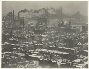 3003号室より - シェルトン、ニューヨーク、北東方向、1927年。 作： Alfred Stieglitz
