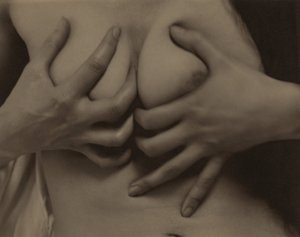 ジョージア・オキーフ - 手と乳房 作： アルフレッド・スティグリッツ