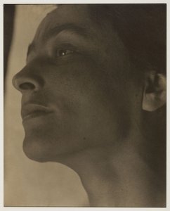 ジョージア・オキーフ 作： Alfred Stieglitz