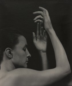 ジョージア・オキーフ 作： Alfred Stieglitz