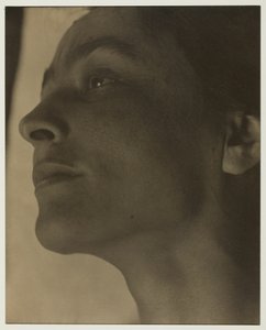 ジョージア・オキーフ 作： Alfred Stieglitz
