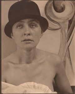 ジョージア・オキーフ 作： Alfred Stieglitz